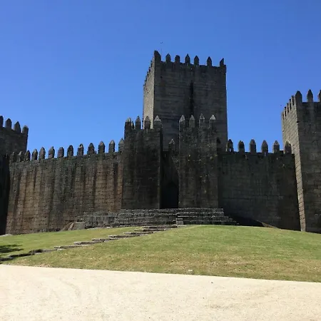 Rua Da Silveira * Гимарайнш